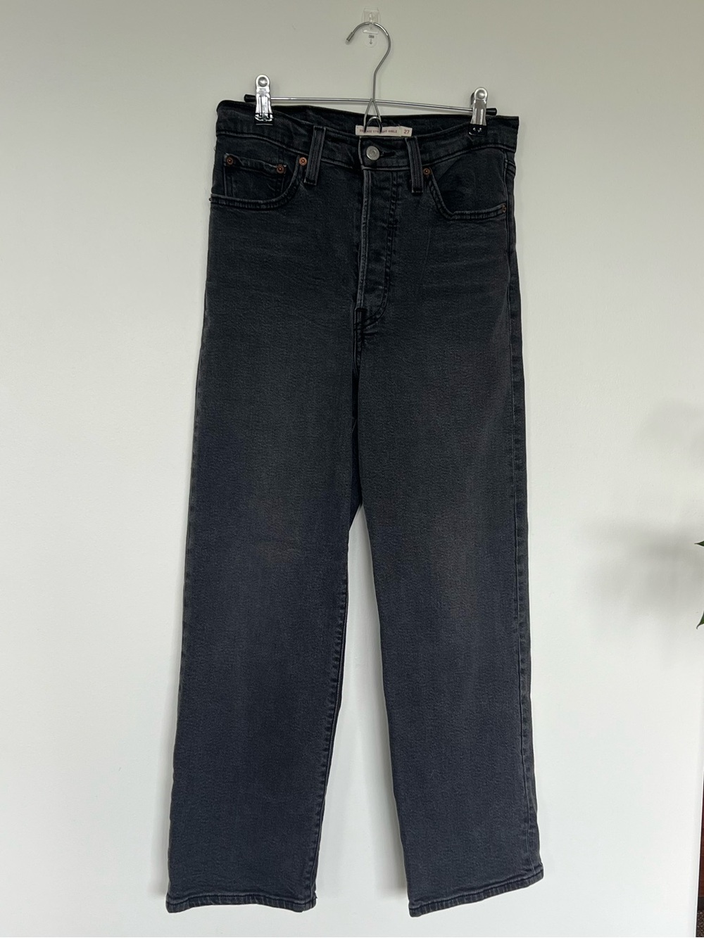 Levi’s Ribcage Straight Ankle Jeans